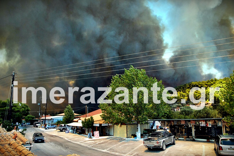 Φωτιά στη Ζάκυνθο: Στις φλόγες σπίτια και καταστήματα.