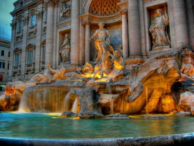 Πόσα χρήματα ρίχνουν κάθε χρόνο στην Fontana di Trevi;